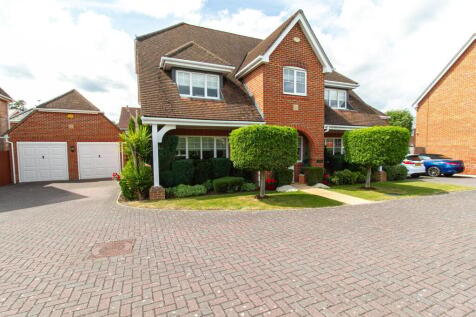 5 bedroom detached house for sale