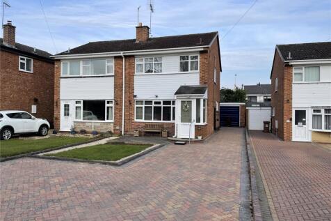 Marlpool Lane, Kidderminster... 3 bed semi