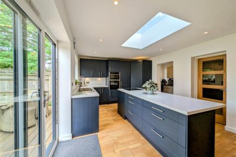 Sutton Park Road, Kidderminster... 4 bed bungalow for sale