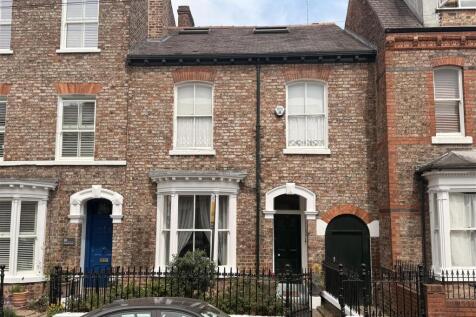 Portland Street, Off Gillygate 4 bed townhouse for sale