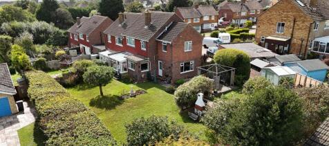 4 bedroom semi-detached house for sale