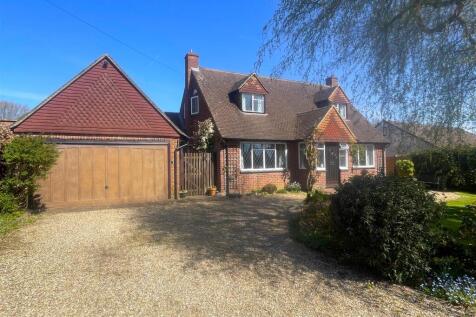 Russell Road, Tokers Green Reading RG4 3 bed detached house for sale