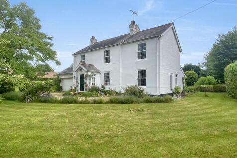 The Hamlet, Gallowstree Common... 4 bed detached house for sale