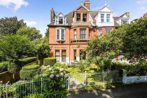 7 bedroom semi-detached house for sale