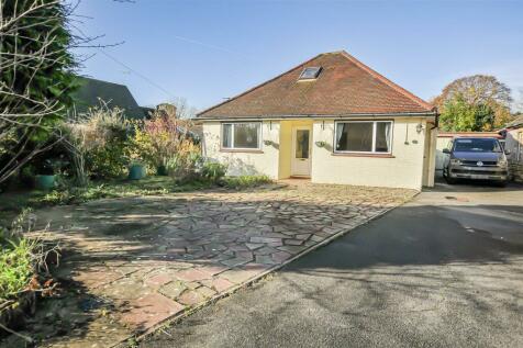 4 bedroom detached bungalow for sale