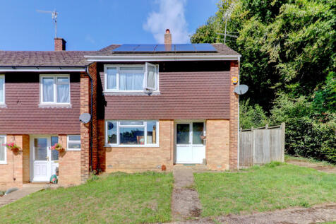 Forest Way, High Wycombe HP13 3 bed end of terrace house for sale