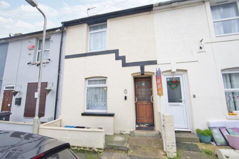 Dickson Road, Dover, Kent, CT17 2 bed terraced house for sale