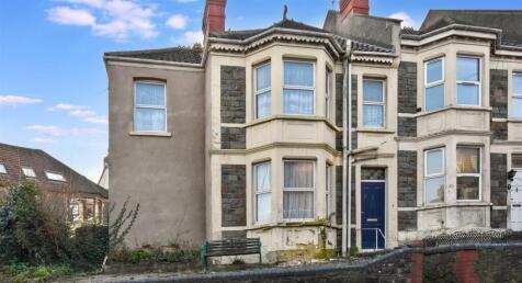 4 bedroom end of terrace house for sale