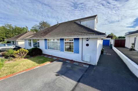 3 bedroom semi-detached bungalow for sale
