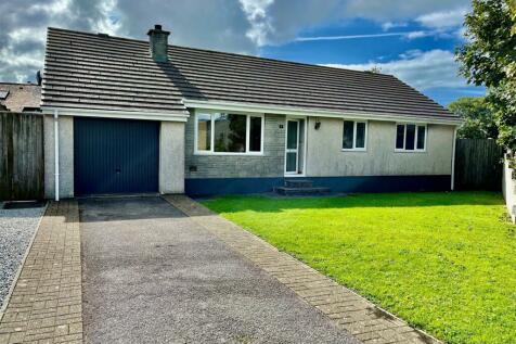 4 bedroom detached bungalow for sale