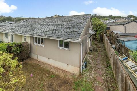 3 bedroom semi-detached bungalow for sale