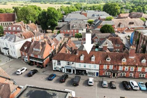 Market Place, Ringwood, BH24 2 bed flat for sale