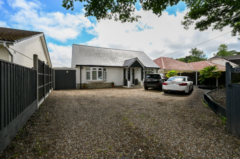 Sandy Lane, St Ives, Ringwood, BH24 3 bed chalet for sale