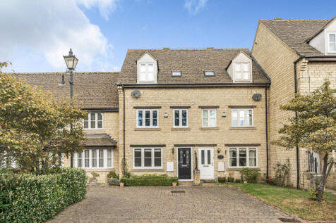 Grangers Place, Witney, Oxfordshire 3 bed terraced house for sale