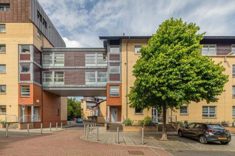 Errol Gardens, New Gorbals, Glasgow City 3 bed apartment for sale
