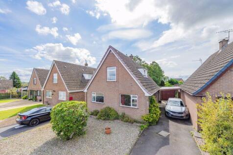 Rosehill Avenue, Whittington 4 bed detached bungalow for sale