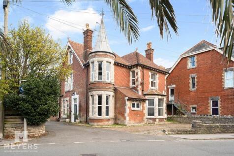 8 bedroom detached house for sale