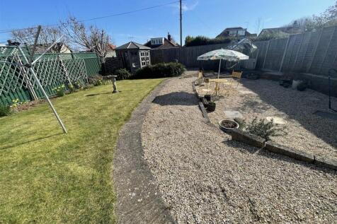 2 bedroom semi-detached bungalow for sale