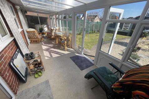 2 bedroom semi-detached bungalow for sale