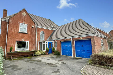 4 bedroom detached house for sale