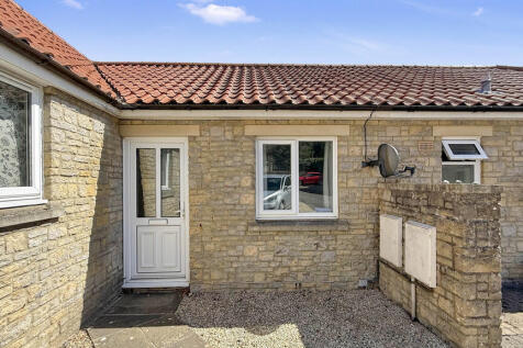 Vallis Road, Frome 2 bed terraced bungalow for sale