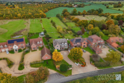 Wymondham Road, Wreningham 5 bed detached house for sale