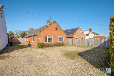 High Street, Wicklewood 4 bed detached bungalow for sale