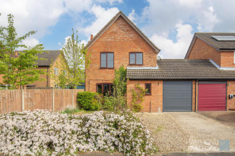 Humphreys Close, Forncett St Peter 3 bed link detached house for sale