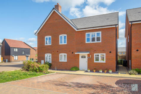2 bedroom semi-detached house for sale
