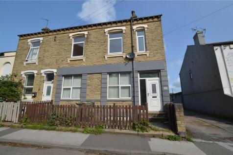 High Street, Ossett, West Yorkshire 2 bed house for sale