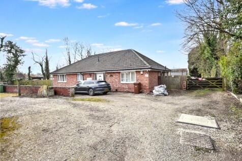 Leeds Road, Wakefield, West Yorkshire 3 bed bungalow for sale