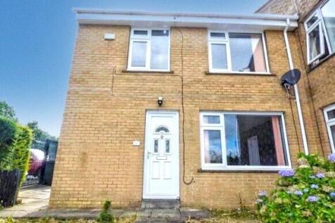 Weavers Brook, Cumberland Close... 3 bed terraced house for sale