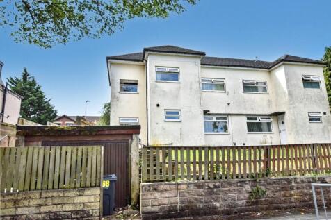 Fenby Avenue, Bradford, West Yorkshire 3 bed semi