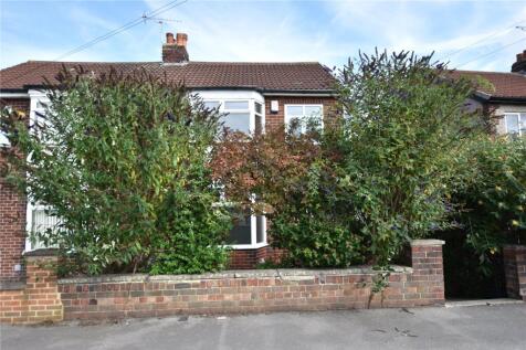 Hawthorn Grove, Leeds, West Yorkshire 3 bed house for sale