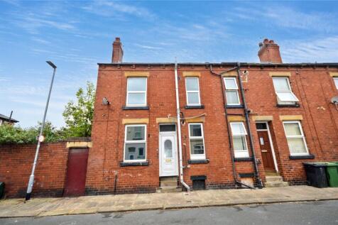 Barkly Avenue, Leeds, West Yorkshire 3 bed end of terrace house for sale