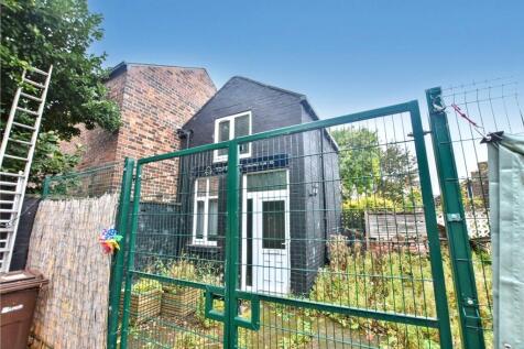 Detached house for sale