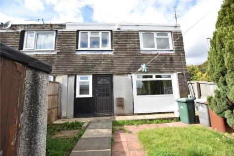Woodbridge Lawn, Leeds, West Yorkshire 3 bed end of terrace house for sale