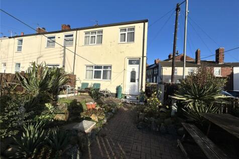 High Street, New Sharlston... 3 bed end of terrace house for sale