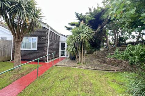 2 bedroom semi-detached bungalow for sale