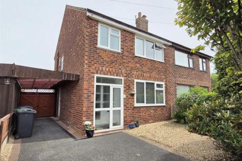 3 bedroom semi-detached house for sale