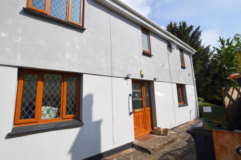 Torquay TQ2 2 bed end of terrace house for sale