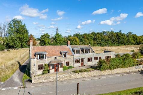 High Street, Marshfield Chippenham SN14 3 bed detached house for sale
