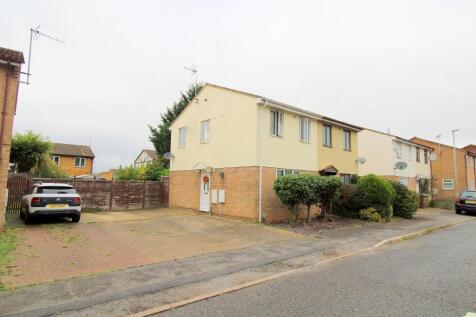 Corbridge Drive, Wigmore, Luton... 2 bed semi
