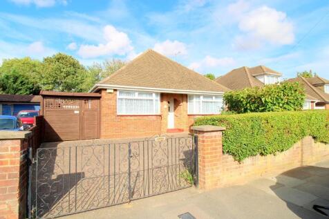 Ashcroft Road, Stopsley, Luton... 2 bed detached bungalow for sale