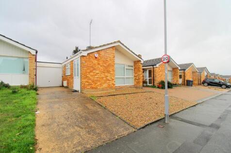 Gayland  Avenue, St Annes, Luton... 2 bed detached bungalow for sale