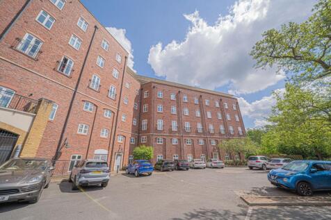 Waterside, Shirley, B90 2 bed apartment for sale