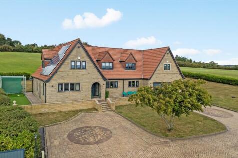 Batley Road, Wrenthorpe, Wakefield... 5 bed detached house for sale