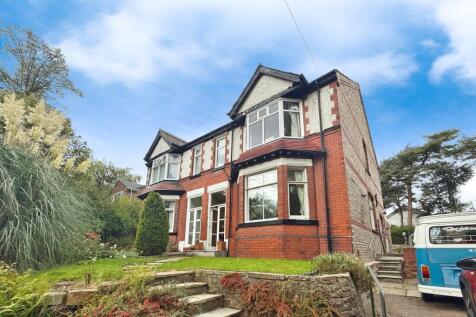 Schools Hill, Greater Manchester SK8 3 bed semi