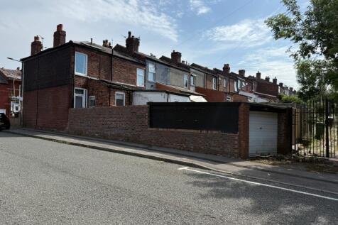 Yule Street, Greater Manchester SK3 2 bed end of terrace house for sale
