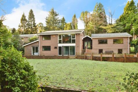 5 bedroom detached house for sale